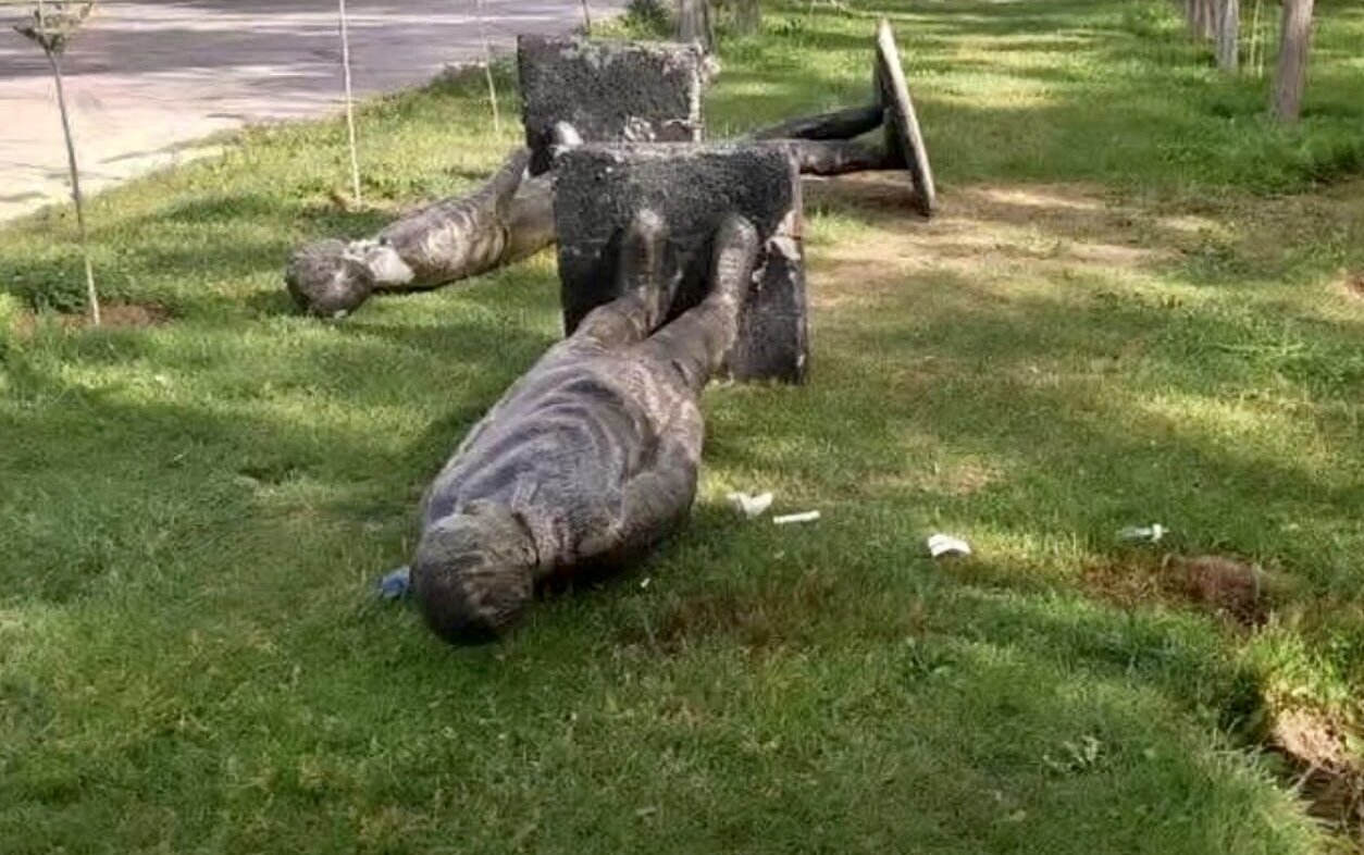 سقوط مرگبار یک مجسمه جان نوجوان ۱۱ ساله را گرفت/ جزئیات