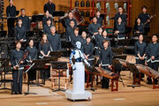 ببینید | حضور عجیب یک ربات به عنوان رهبر ارکستر ملی کره جنوبی!