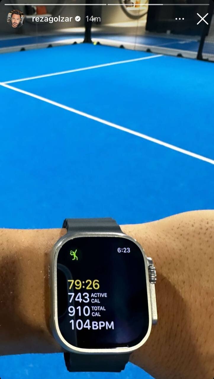 عکس | پز دادن محمدرضا گلزار با اپلواچ جدید و گرانقیمتش