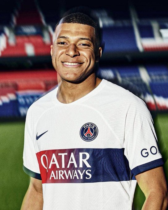 عکس| پیغام مهم امباپه درباره ماندن در پاریس