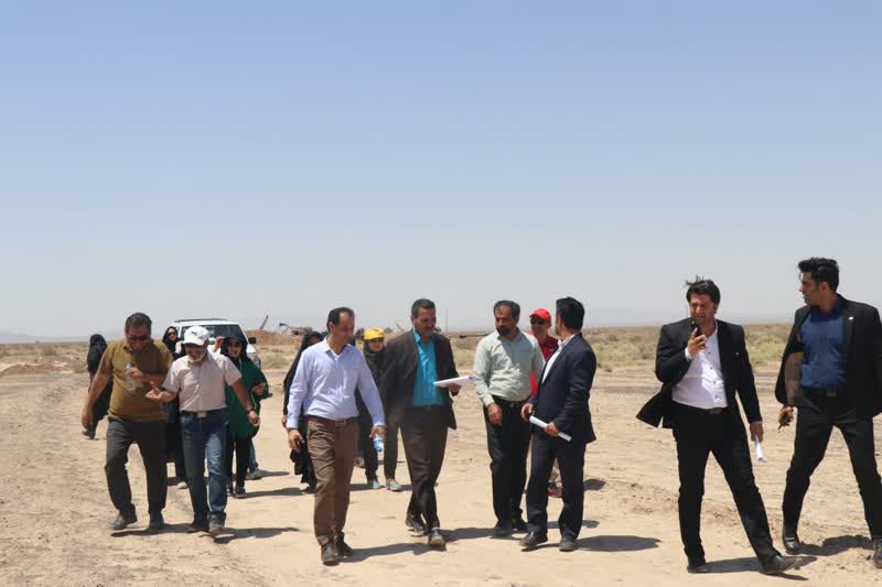 انتظار بی صبرانه اهالی روستای "کوه زر" دامغان برای فرا رسیدن هفته <a href="https://dolat.ir/" rel="noopener" target="_blank">دولت </a>و رسیدن آب شرب