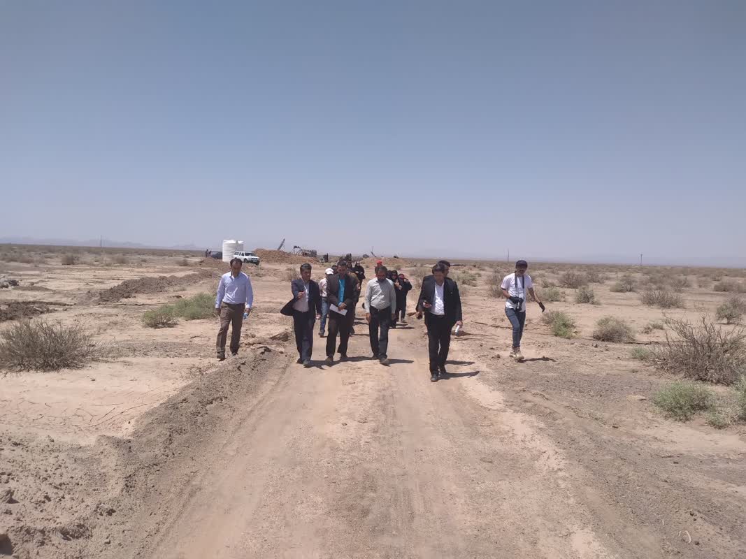 انتظار بی صبرانه اهالی روستای "کوه زر" دامغان برای فرا رسیدن هفته <a href="https://dolat.ir/" rel="noopener" target="_blank">دولت </a>و رسیدن آب شرب