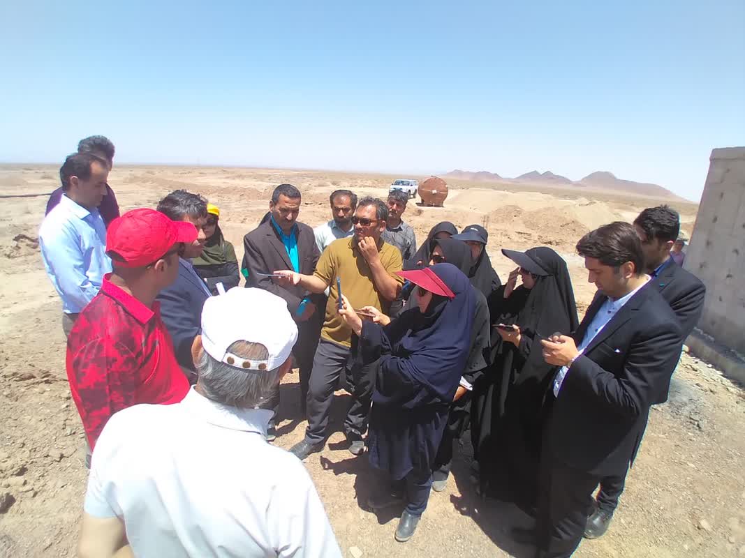 انتظار بی صبرانه اهالی روستای "کوه زر" دامغان برای فرا رسیدن هفته دولت و رسیدن آب شرب