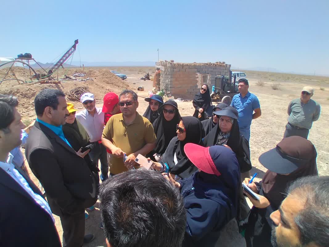 انتظار بی صبرانه اهالی روستای "کوه زر" دامغان برای فرا رسیدن هفته دولت و رسیدن آب شرب