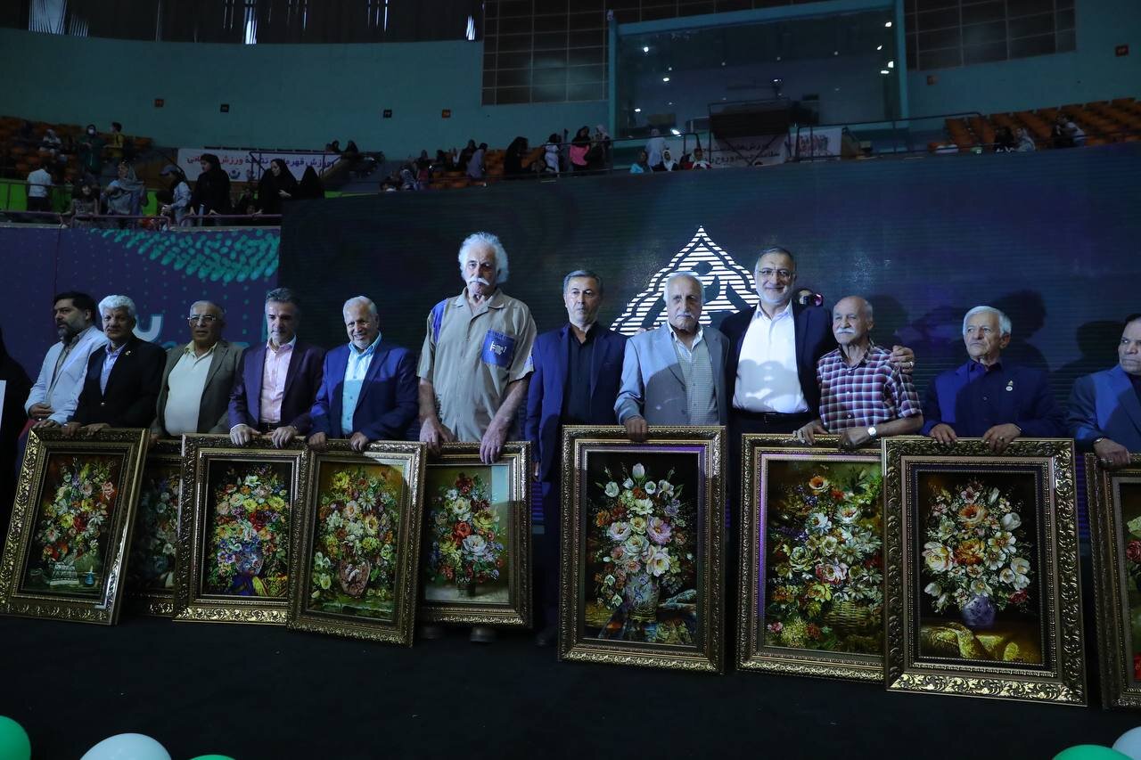 مشعل بزرگترین رویداد ورزش شهروندی کشور روشن شد