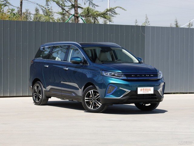 یک خودروی تماما برقی در راه ایران/دایون M۱ در خیابانهای تهران دیده میشود/عکس