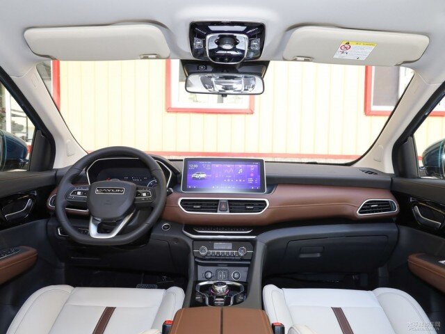 یک خودروی تماما برقی در راه ایران/دایون M۱ در خیابانهای تهران دیده میشود/عکس