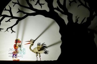 میزبانی ۸ نمایش صحنهای و محیطی از مخاطبان