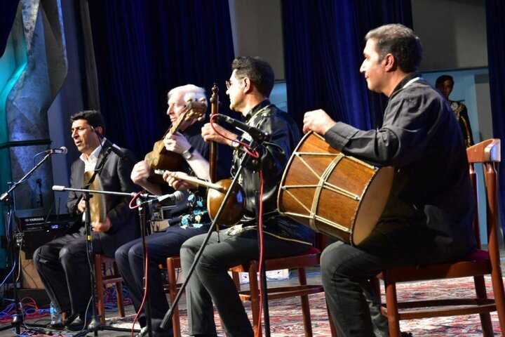 قطار موسیقی نواحی به ایستگاه منطقه۳ رسید/ یادبودی برای استاد فقید