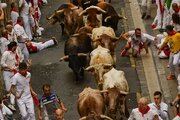 ببینید | هیجان با گاوهای نر ژیان در جشنواره سن فرمین اسپانیا