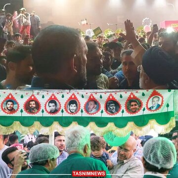 عکسی از رئیسی و قالیباف در مهمانی ۱۰ کیلومتری غدیر عکسی از رئیسی و قالیباف در مهمانی ۱۰ کیلومتری غدیر