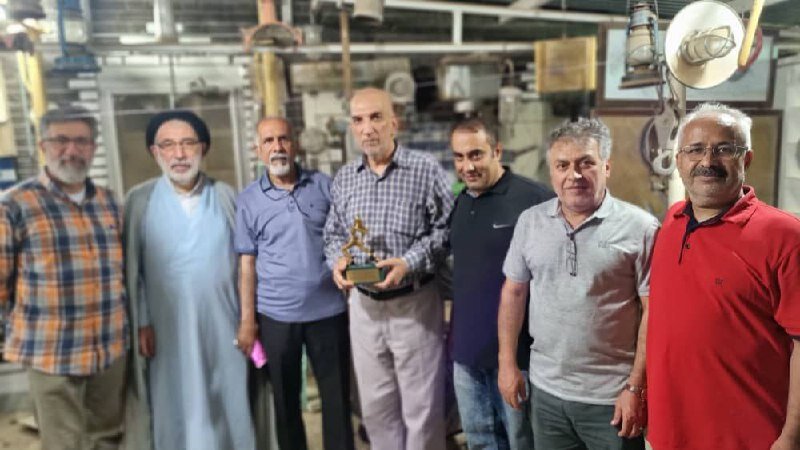 اهدا تندیس شهید گمنام دریاقلی به موزه مردمی آبادان