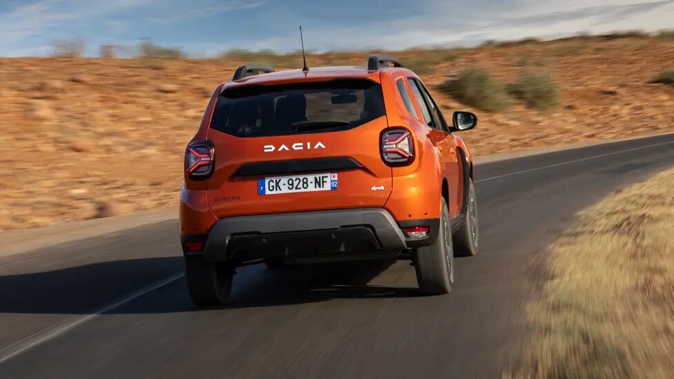 لباس جذابیت بر تن رنو داستر، کراساور محبوب آفرودی/ عکس