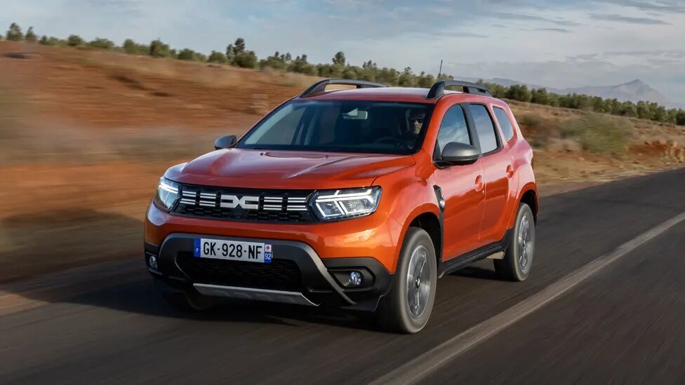 لباس جذابیت بر تن رنو داستر، کراساور محبوب آفرودی/ عکس