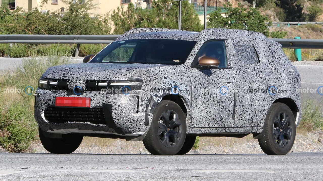 لباس جذابیت بر تن رنو داستر، کراساور محبوب آفرودی/ عکس