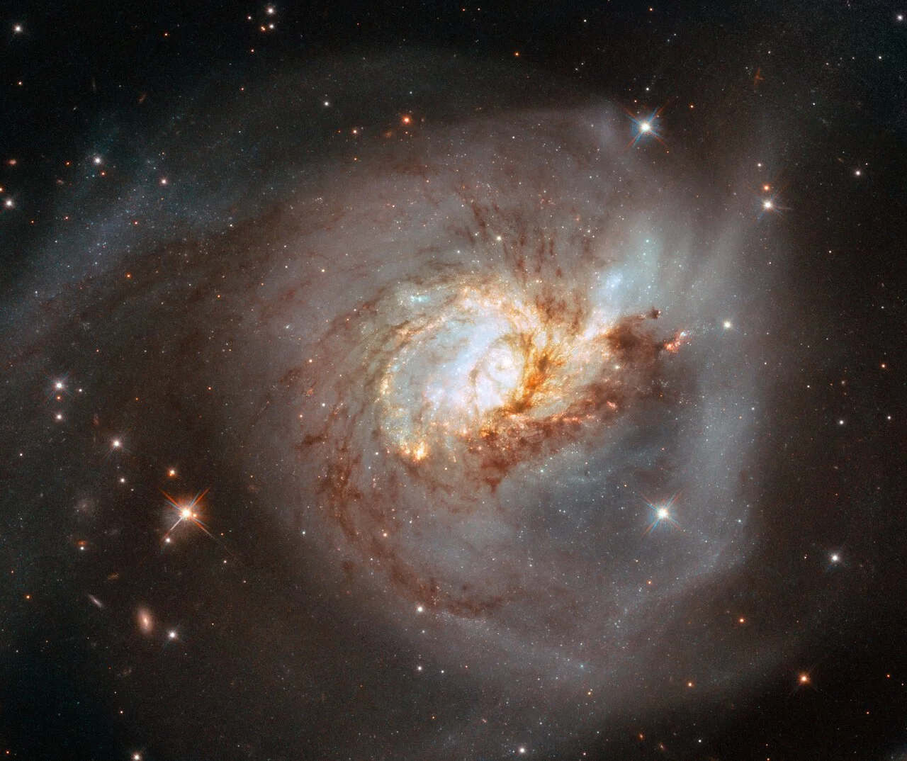 عکس |‌ یک کهکشان، دو نما؛ تصویری که «هابل» و «جیمزوب» ثبت کرده‌اند