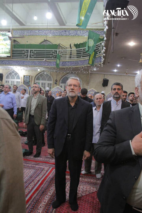 حضور دکتر علی لاریجانی در مراسم ختم صبیه مرحوم حاج مجتبی تهرانی