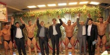 عکس یادگاری برای جلب رأی/  دیروز تتلو؛ امروز بدنسازان