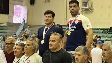 آتش‌نشان شهرکردی مدال طلای مسابقات کشتی فرنگی را کسب کرد