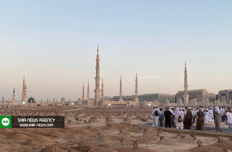 قبرستان بقیع شلوغ‌تر از گذشته / حسرت بانوان پشت درهای بقیع + تصاویر