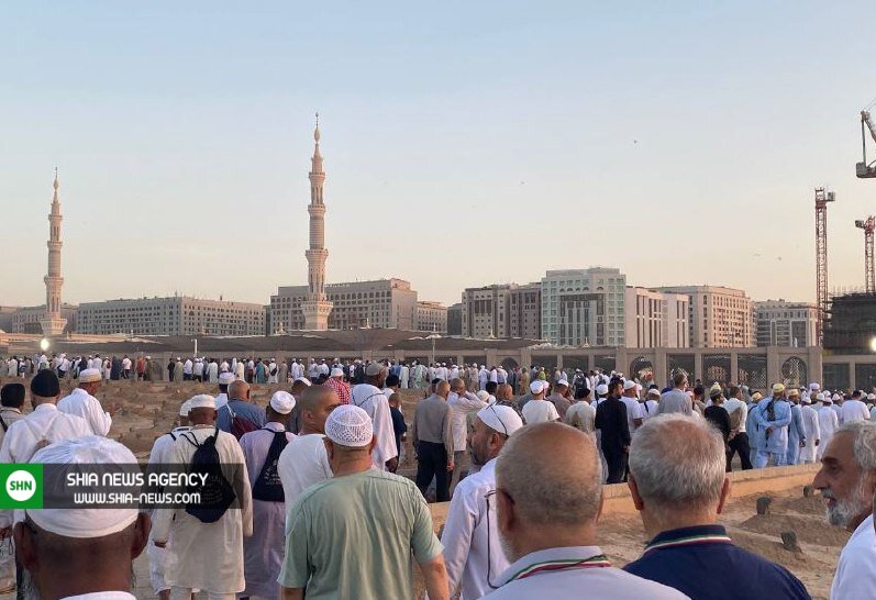 قبرستان بقیع شلوغ‌تر از گذشته / حسرت بانوان پشت درهای بقیع + تصاویر