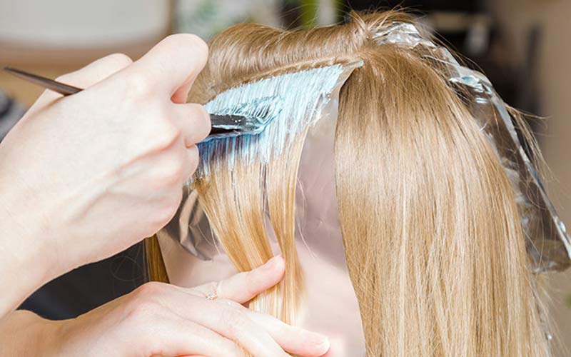 چگونه با دکلره مو را سفید کنیم