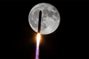 ببینید | پرتاب موشک به سمت ماه از نمایی دیدنی