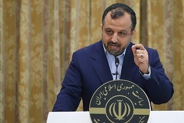 عکس | پارچه سیاه روی صندلی رئیسی در هیات دولت؛ عکسی که وزیر اقتصاد منتشر کرد