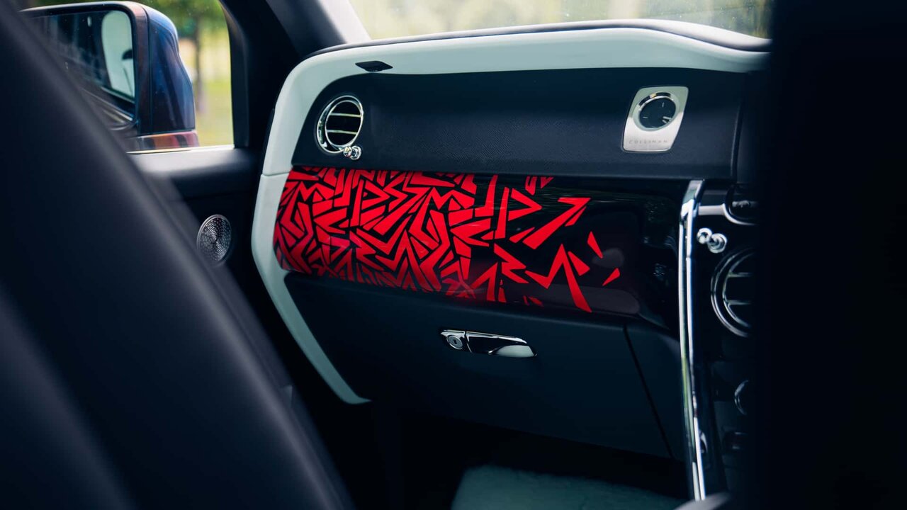 همه رولزرویسهای خاص یکجا جمع شدهاند/ استثناییترین ماشینهای لوکس دنیا/عکس