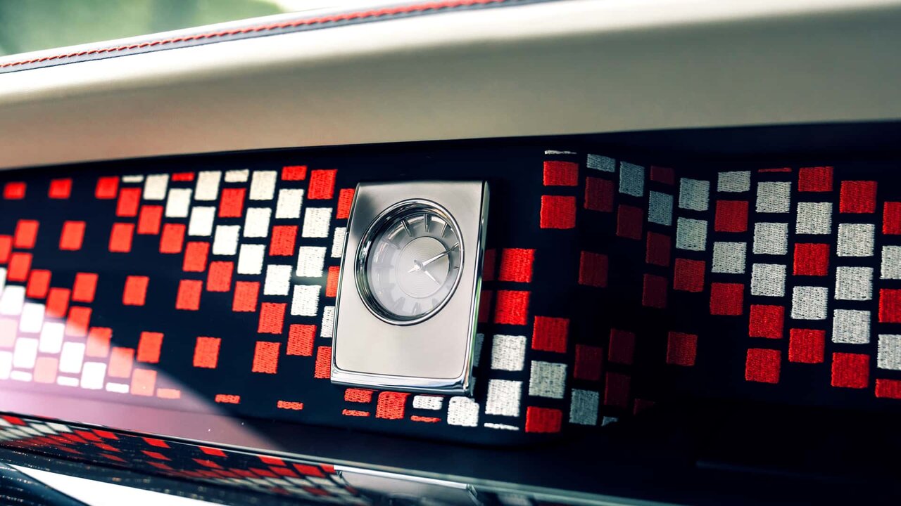 همه رولزرویسهای خاص یکجا جمع شدهاند/ استثناییترین ماشینهای لوکس دنیا/عکس