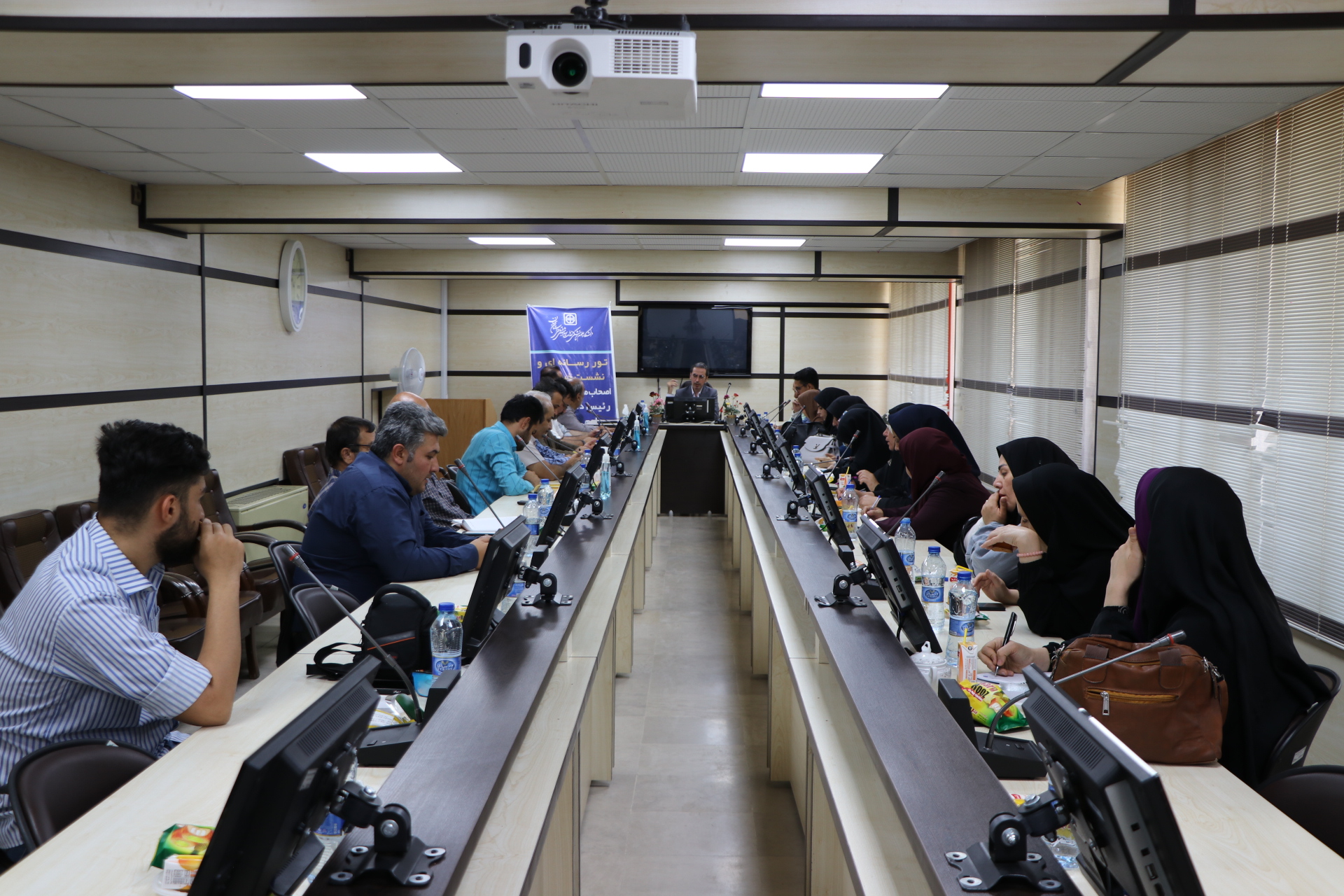 تور رسانهای و نشست خبری رئیس دانشگاه علوم پزشکی استان سمنان  با اصحاب رسانه این استان برگزار شد