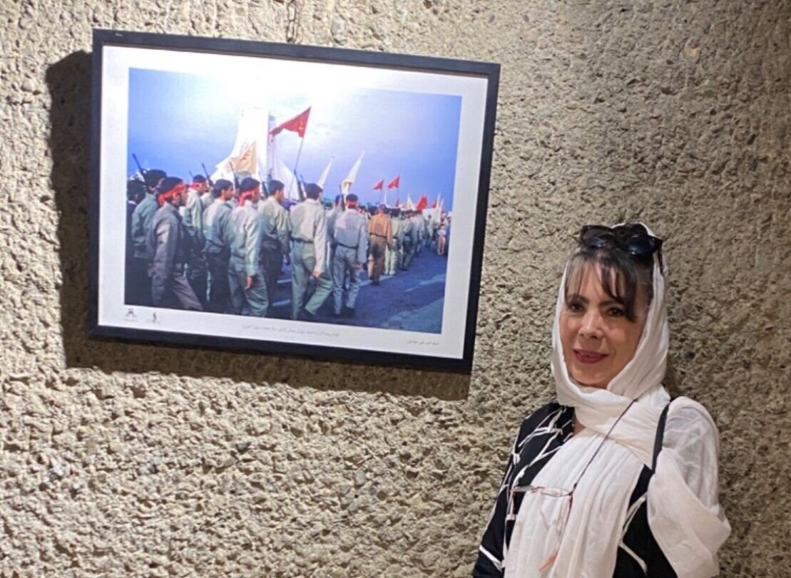 تصاویر حجاب و پوشش خانم سفیر بولیوی در برج آزادی