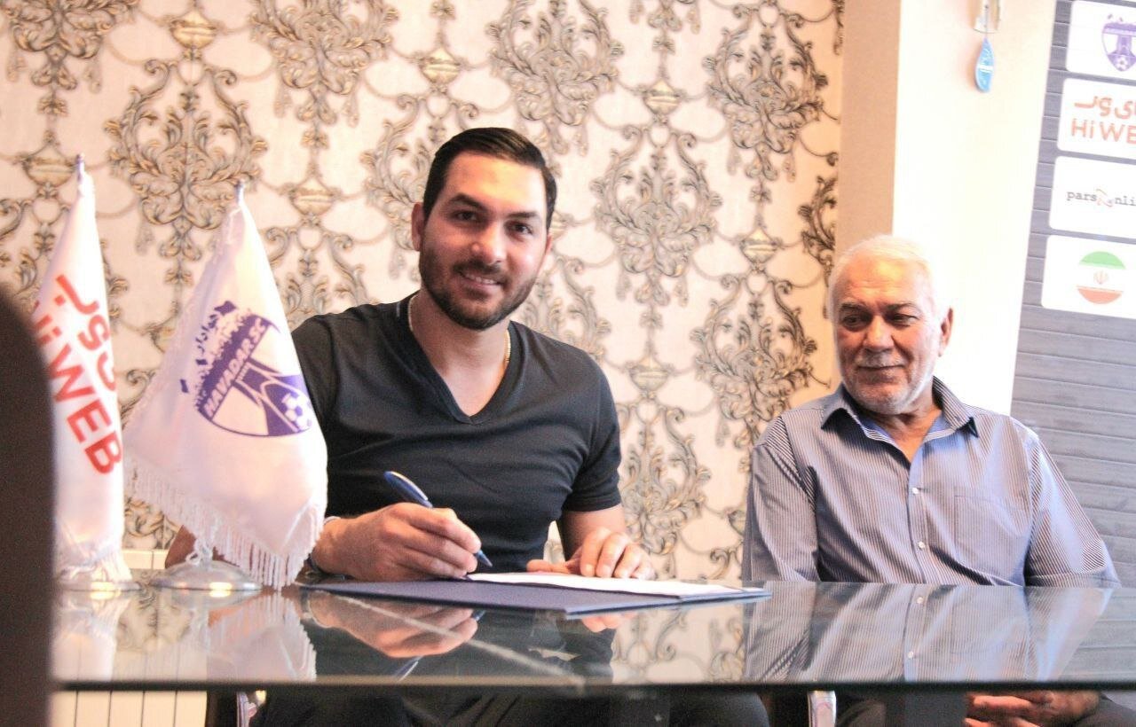 عکس| پسر پرسپولیس هواداری شد