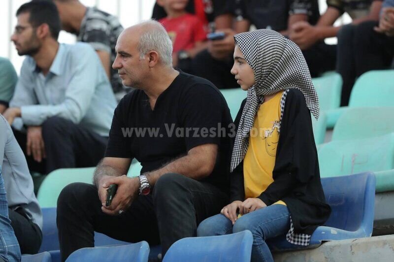 عکس| یک دختر تماشاگر ویژه اولین برد پرسپولیس مدل 1402