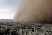 ببینید | طوفان گرد و خاک در شهر دوست‌محمد/ هیرمند هوا ندارد!