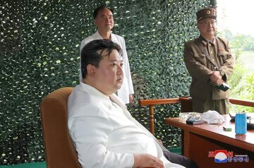 عصبانیت رهبر کره شمالی در جریان بازدید میدانی از مناطق سیل زده (+عکس)