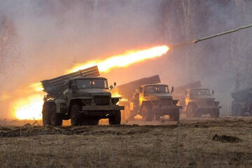 عکس | تاکتیک هوشمندانه کامیون روسی برای استتار در جنگل از ترس حمله پهپادهای اوکراینی