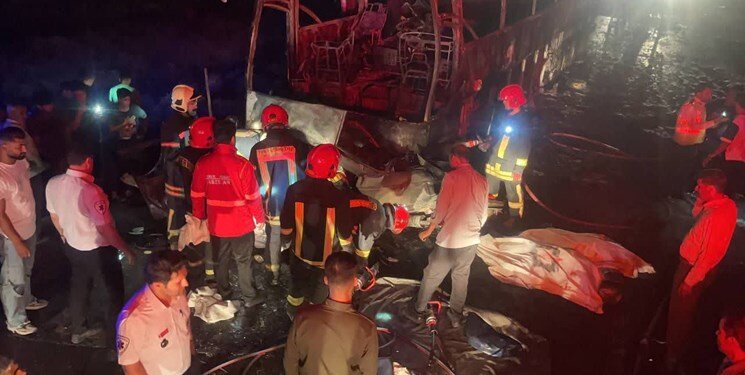 جزئیات تصادف مرگبار اتوبوس مسافربری و دو خودرو سواری/ عکس