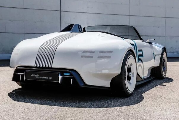 این پورشه بینظیر همه چیز دارد جز آینه بغل/ عکس