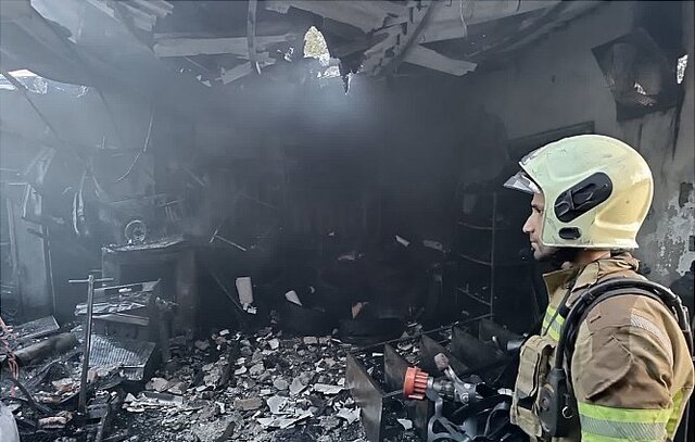 سوختن دو خودرو در آتشسوزی جنوب تهران/ عکس