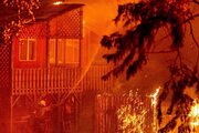 ببینید | تصاویر رعب‌انگیز از آتش‌سوزی در کالیفرنیا؛ صدور دستور تخلیه هزار خانه