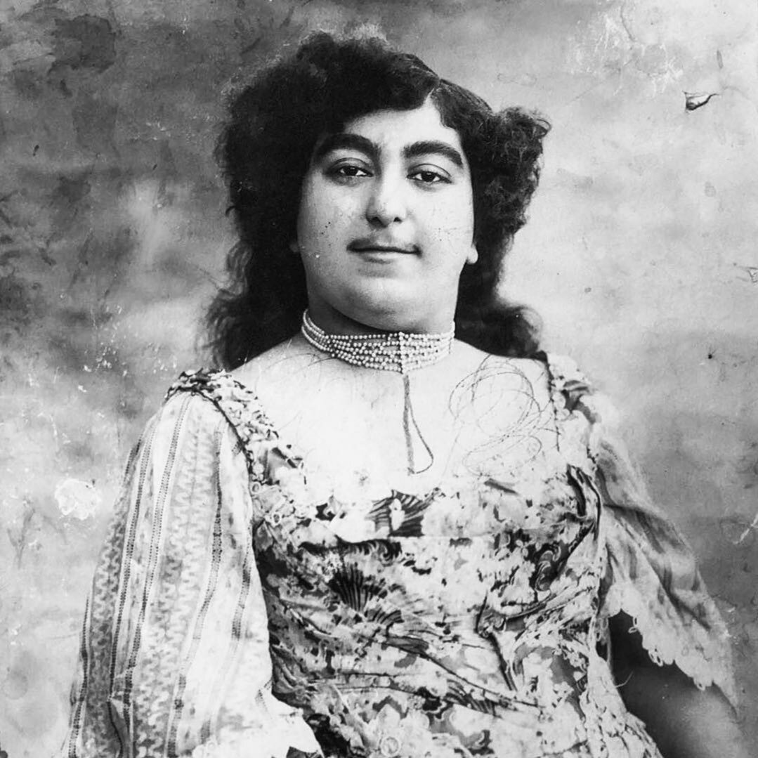 چرا تاج السلطنه متفاوت ترین شخصیت قاجار بود ؟ + عکس