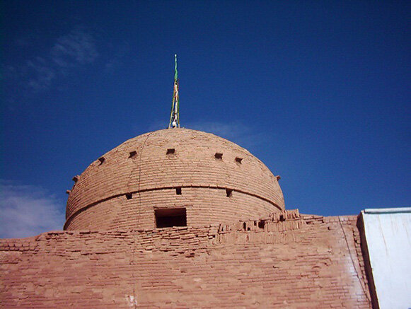 هشدار میراث فرهنگی برای جلوگیری از «آسیب جانی» زائران؛ حرکت بنا با چشم قابل رویت است/ عکس