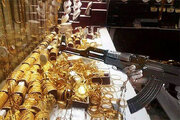 ببینید | اولین تصاویر از سرقت مسلحانه از یک طلافروشی در استان مرکزی