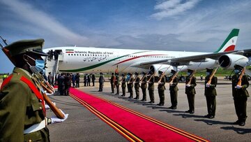 تذکر رئیس جمهور درباره خبرنگاران / حسینیهای با کتیبه محتشم در دل اوگاندا!