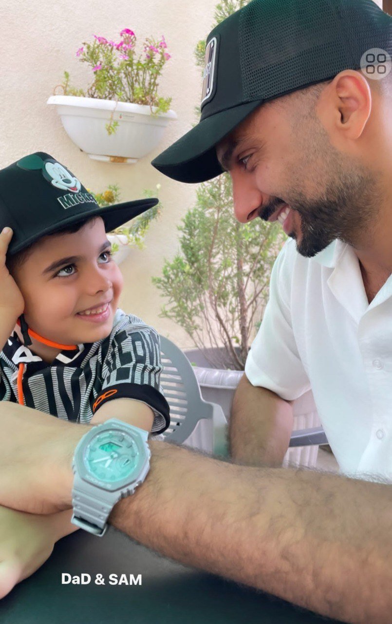 عکس | لبخندهای از ته دل محمدحسین میثاقی در کنار پسرش