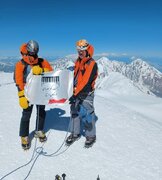 صعود کوهنوردان لردگانی به  قله کازبک گرجستان/ اورست کوچک فتح شد