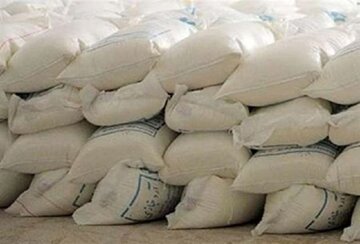 کشف ۸۰۰ کیلوگرم آرد یارانه‌ای احتکار شده در "لردگان"