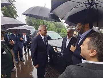 استقبال وزیر راه شهرسازی ایران از معاون نخست وزیر جمهوری آذربایجان در آستارا
