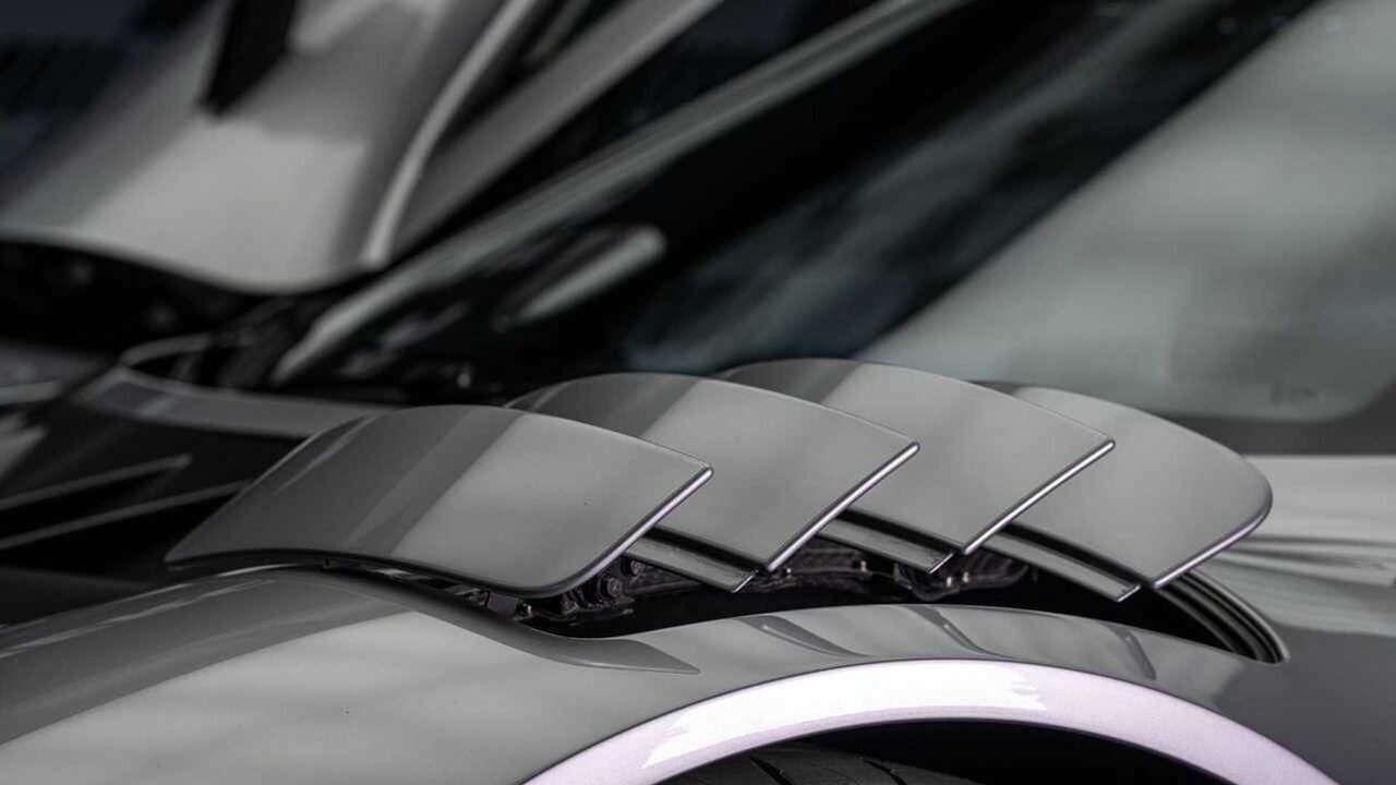 تجربه رانندگی با ابرخودروی بنز/ حس پرواز پشت فرمان پراجکتوان/ عکس